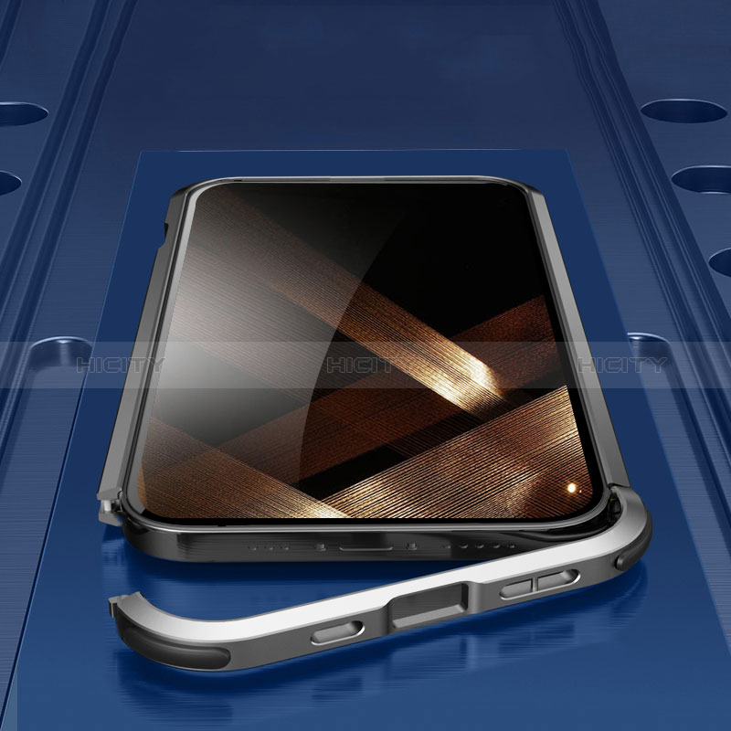 Custodia Lusso Alluminio Laterale Cover LK2 per Apple iPhone 15